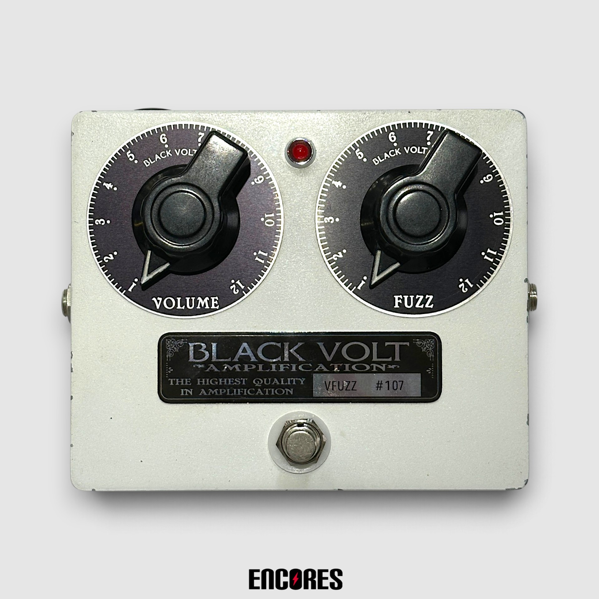 BLACK VOLT AMPLIFIC VFUZZ WHITE"Limited Edtion"